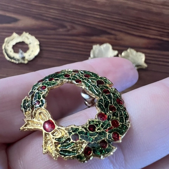 Gold Tone Stud Earrings Candy Canes Bow And Red & Green Wreath Christmas Holiday - Picture 6 of 10